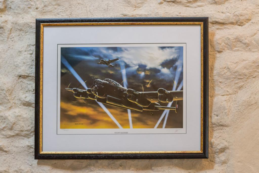 מלון ארומנש-לה-באינס Dday Aviators מראה חיצוני תמונה